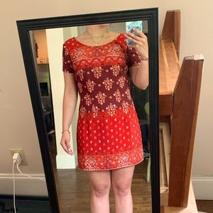 RED FLORAL “Hollister” DRESS WITH KEYHOLE BACK